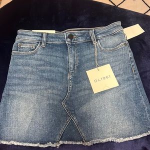 DL1961 - Never worn Jean skirt